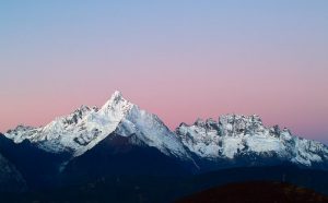 Wuguan-Peak-of-Kawa-Karpo-Meili-Snow-Mountain.jpg