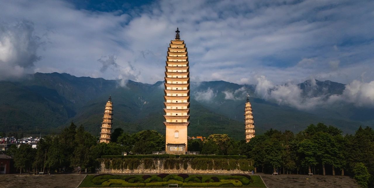 大理三塔.jpg