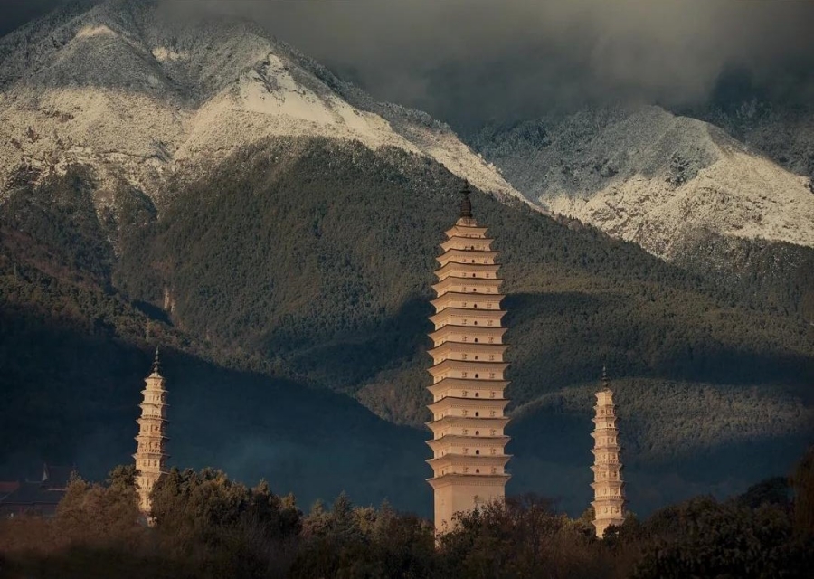 崇圣寺三塔 (1)900X640.jpg